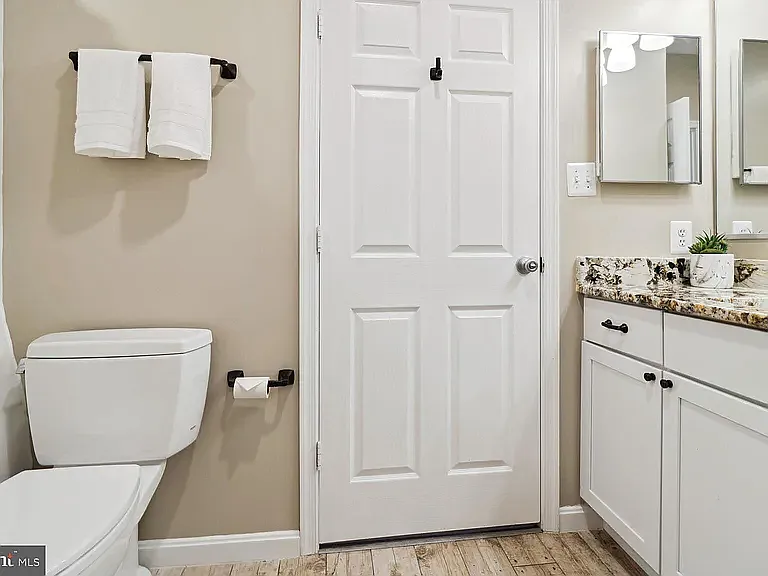 4139 Fountainside Ln #304 — Photo 6