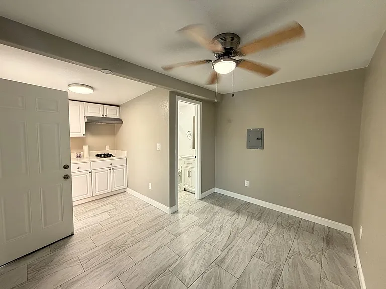 2028 Auseon Ave — Photo 9