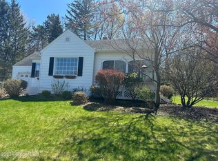 24 E Newton Rd, Newtonville, NY 12110