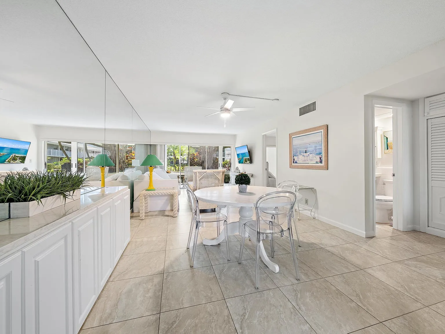 2 bed, 2.0 bath, 975 sqft, $3,000 — Photo 2