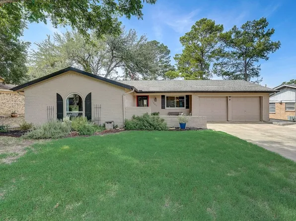 1800 Chattanooga Dr, Bedford, TX 76022