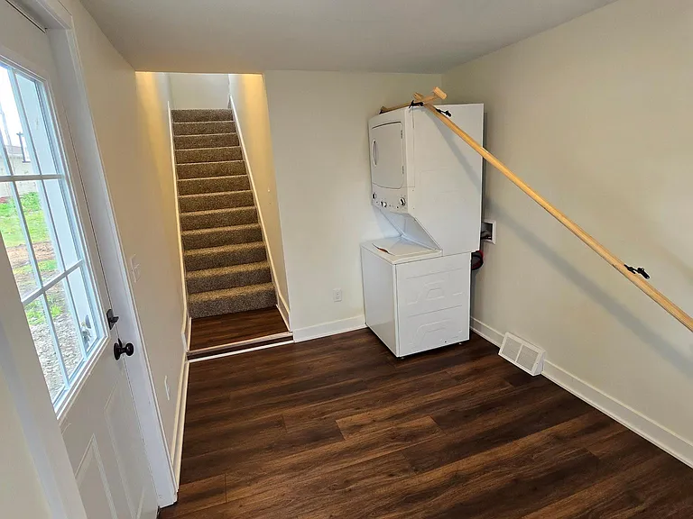 308 Cedar Ave #308.5 — Photo 11