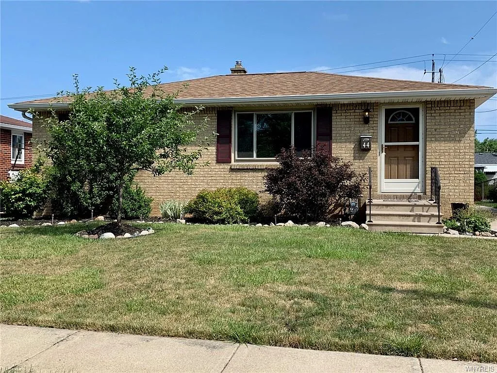 44 Rogers Dr photo 1