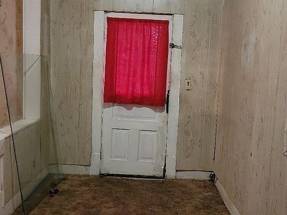 3rd image of 1100 N Orchard Knob Ave