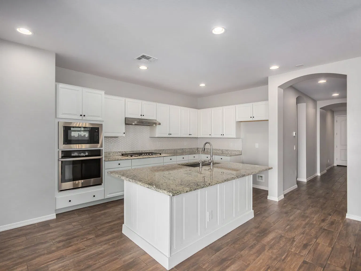 3 bed, 1687 sqft, $2,285 — Photo 2
