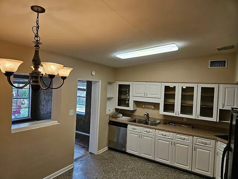 3307 Anderson Rd — Photo 4