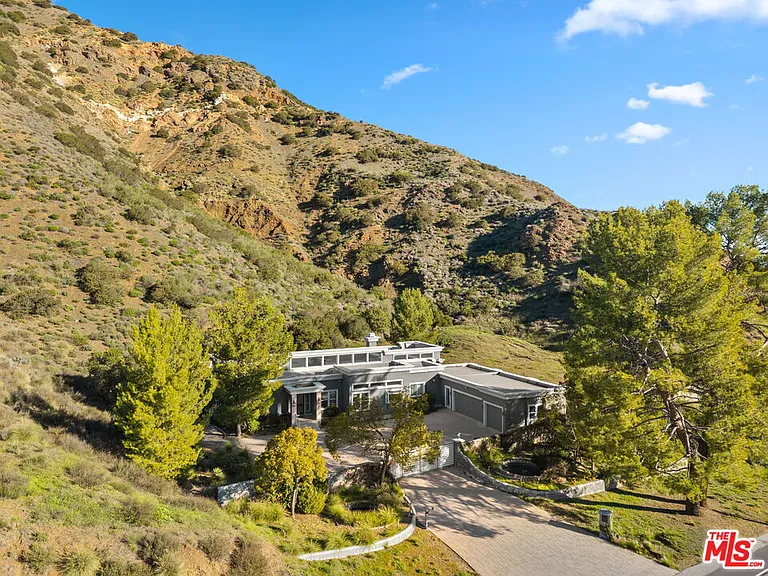 3699 Kanan Rd — Photo 13