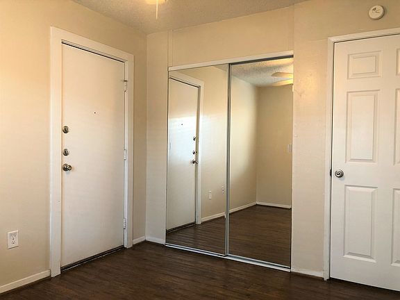 4th image of 215B Richards St
