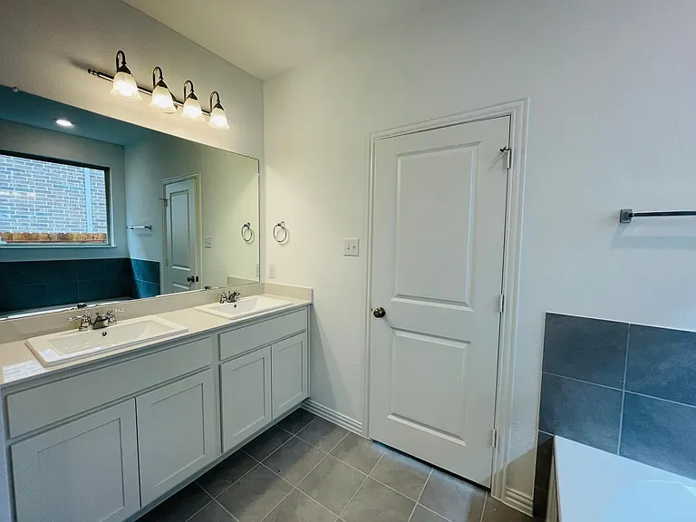 1836 Lockhart Dr — Photo 9