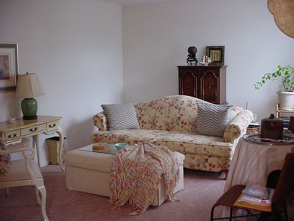 2nd image of 334 W Miner St APT 3B