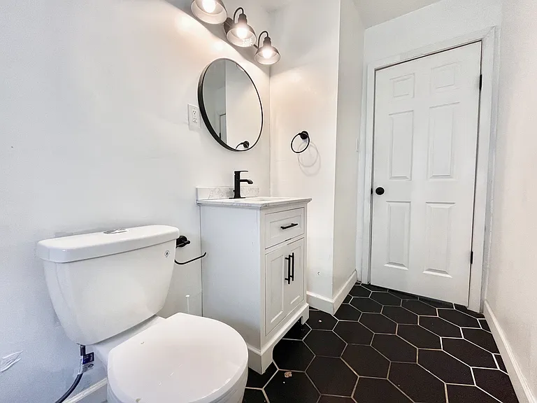 17381 Charest Ave — Photo 24