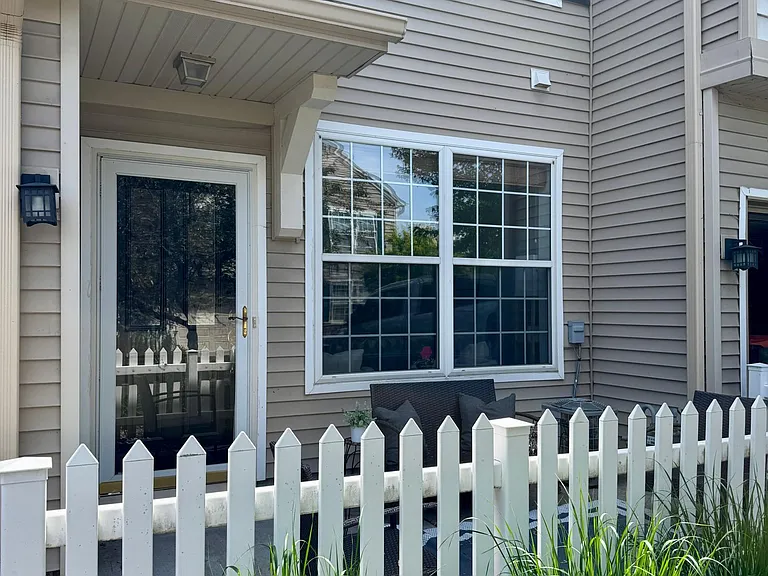 12215 Urbank St NE #G — Photo 16