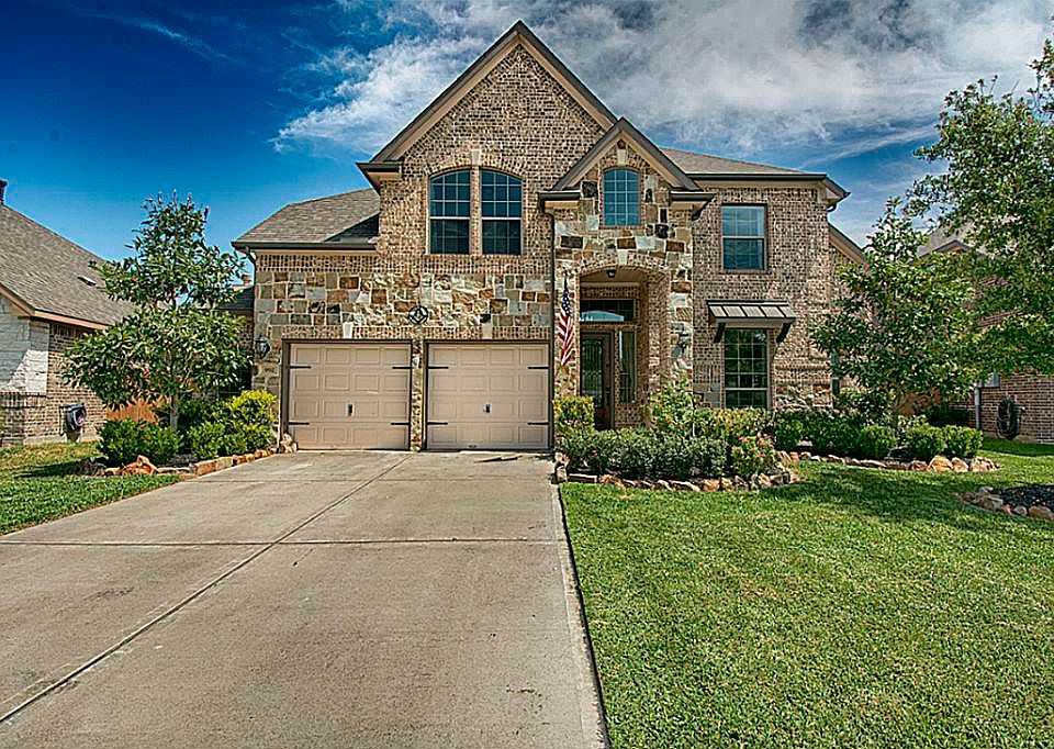 1st image of 992 Catania Ln