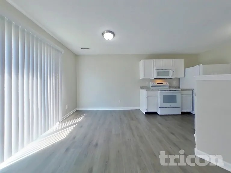 4518 Redcliff South Ln — Photo 4