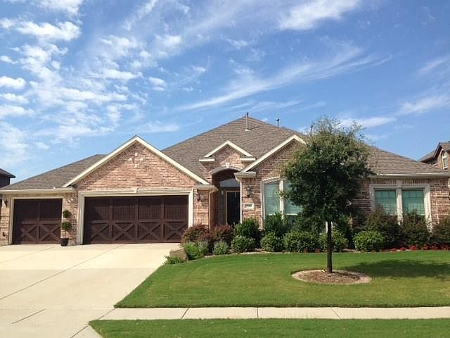 1st image of 700 Livingston Dr