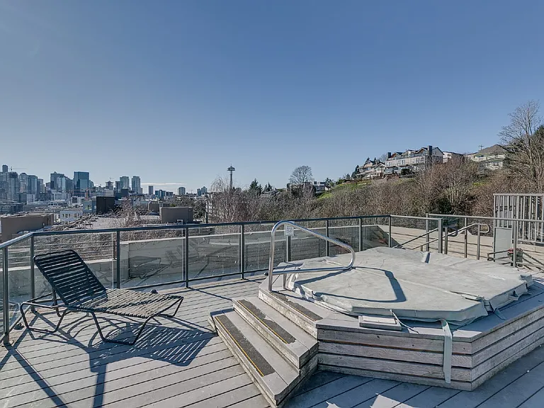 1504 Aurora Ave N #206 — Photo 17