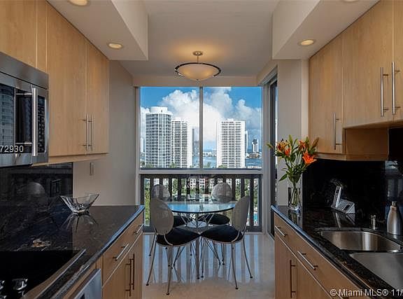 5th image of 1000 W Island Blvd APT 1808