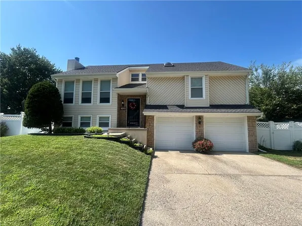 7426 Santa Fe Dr, Overland Park, KS 66204