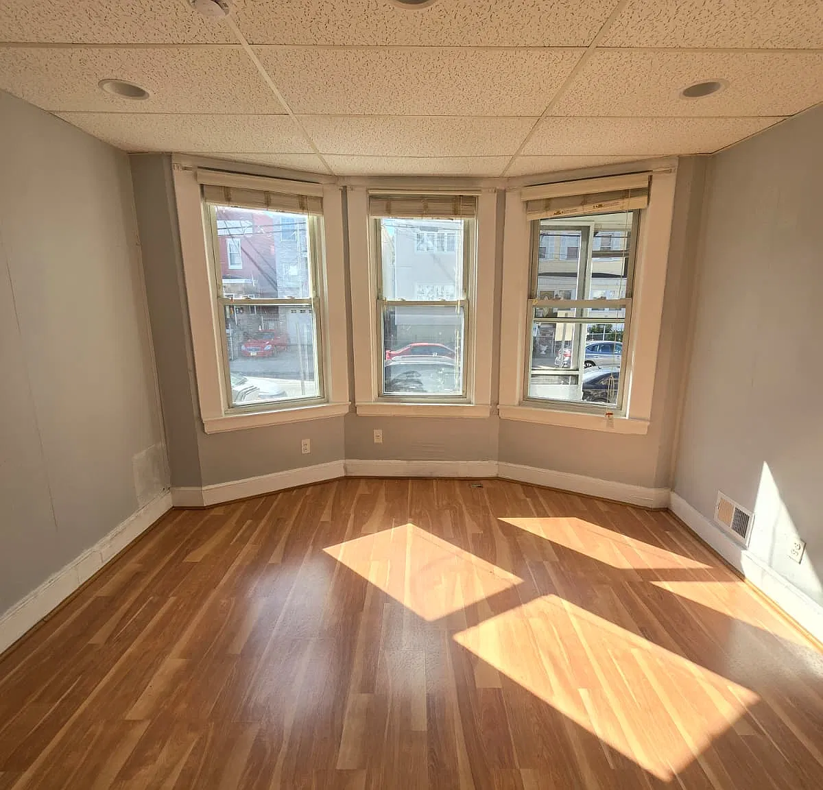 3 bed, 1000 sqft, $2,250 — Photo 4