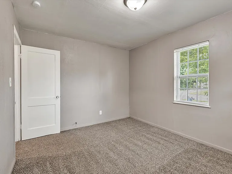 1536 SW 52nd St — Photo 27