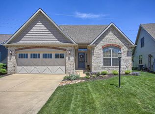 808 Woodspring Dr, Mahomet, IL 61853