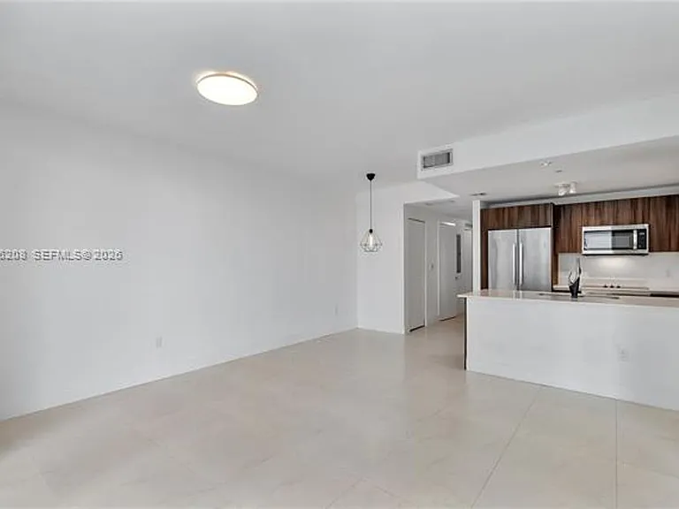488 NE 18th St #1805 — Photo 16