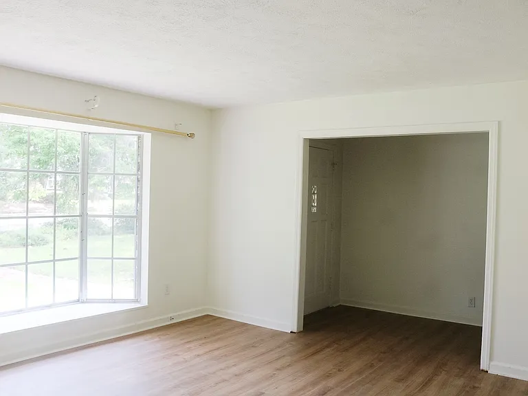 809 Windsor Rd — Photo 21