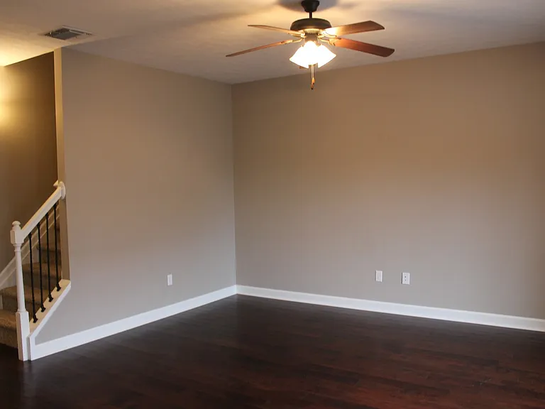 111 Cedar Point Ln — Photo 3