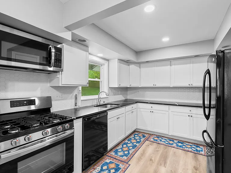 308 Clagett Dr — Photo 10
