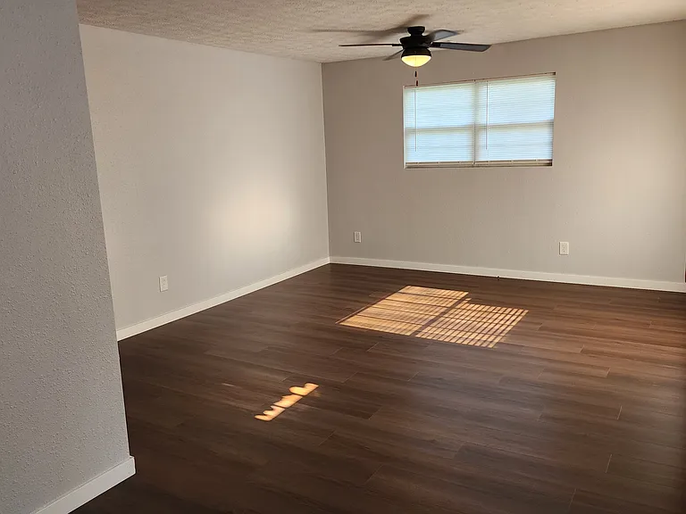 1010 N Apperson Way — Photo 8