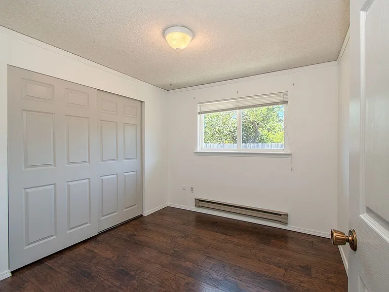 100 W Robert Pl — Photo 24