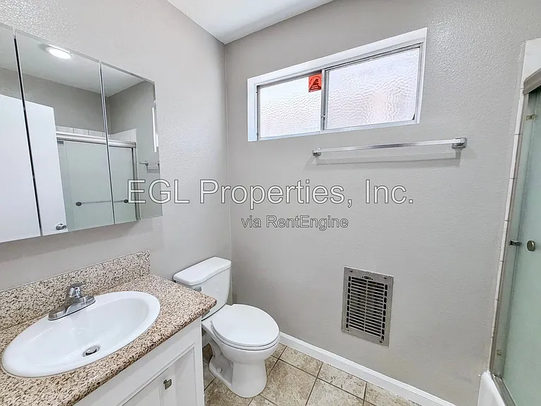 5916-5922 Carlton Way/1555 N. Bronson — Photo 13