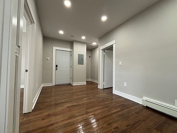 3rd image of 1561 Chapel St #F