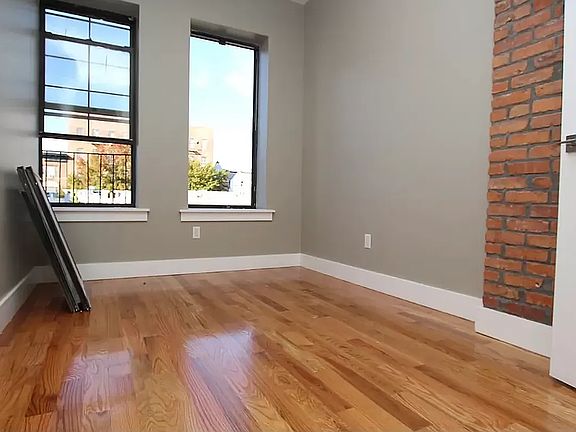 5th image of 251 Hart St #1F
