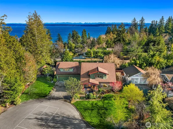 10234 Rodal Court NE, Bainbridge Island, WA 98110