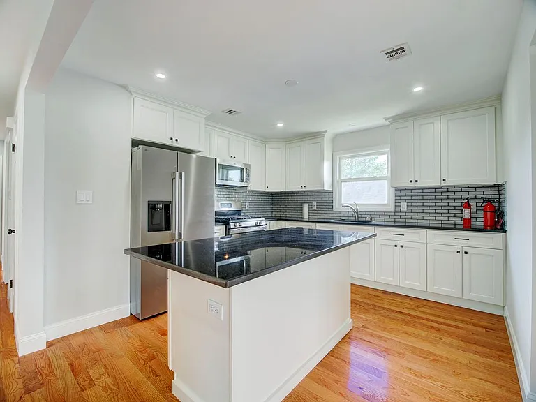 237 N 8th St #2 — Photo 10