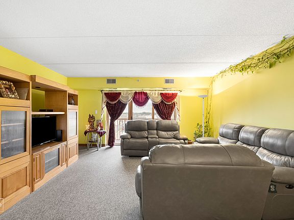 5th image of 4700 N Harlem Ave APT 406