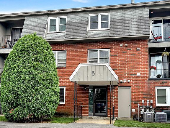 4th image of 5 Blackstone Drive #29