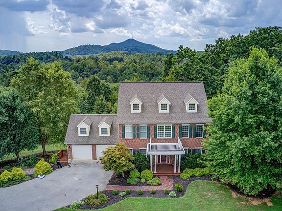 2nd image of 1060 Riverbend Dr