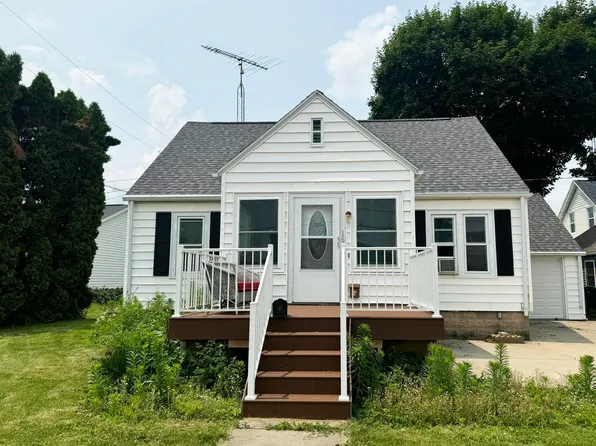 16 S State St, Waupun, WI 53963