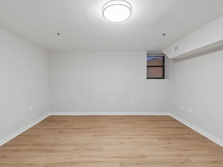 1204 Chestnut St #100 — Photo 12