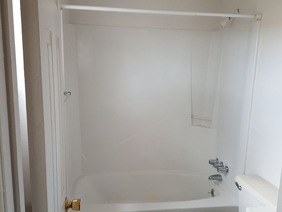 5th image of 844 Chelwood Park Blvd NE APT 11