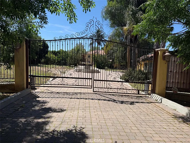 5717 Melvin Ave — Photo 3