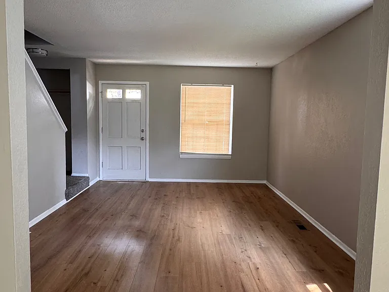 9406 Reeder Dr — Photo 3