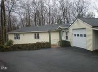 14 Pine Trl, Danbury, CT 06811