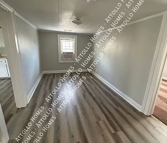 1915 43rd Ave NE #D — Photo 4