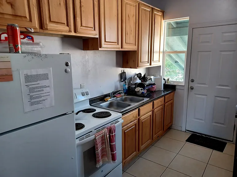 1141 E 500 S — Photo 16