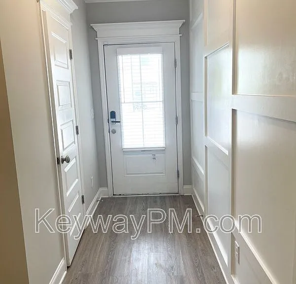 301 Sumac Trl — Photo 2