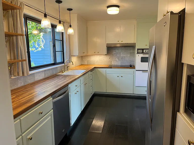 9039 14th Ave SW — Photo 1