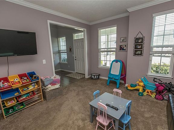 3rd image of 38931 Berkshire Ave
